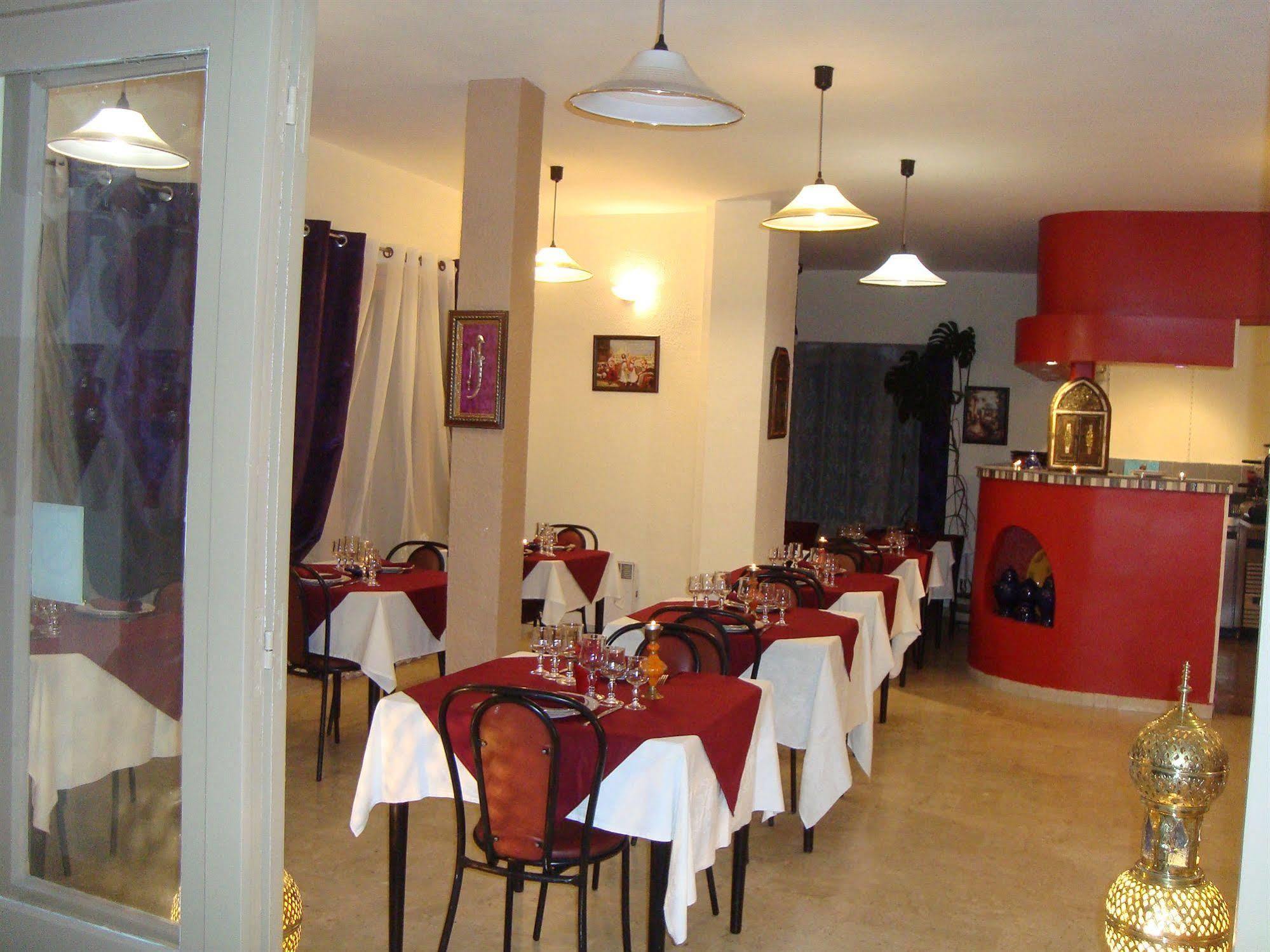 Hotel De La Poste 2*