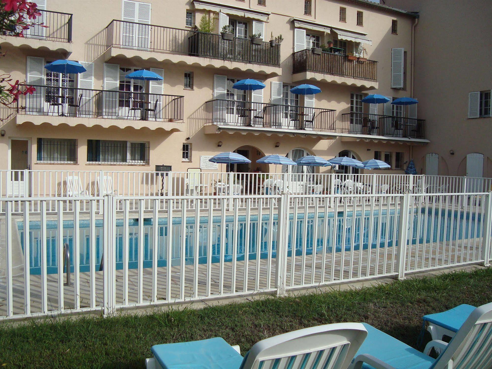 Hotel De La Poste 2*